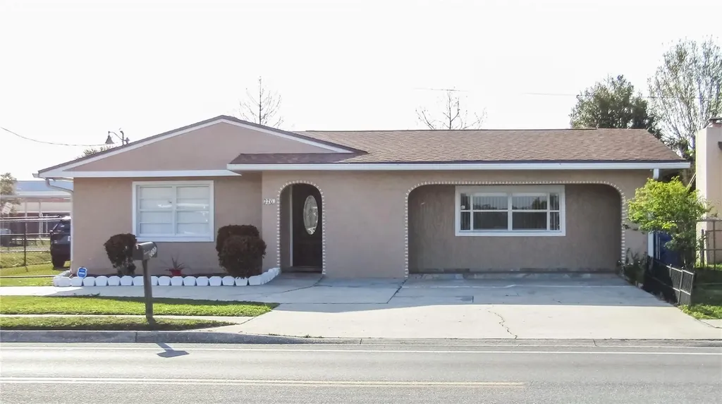 220 S Thacker Avenue Kissimmee FL 34741