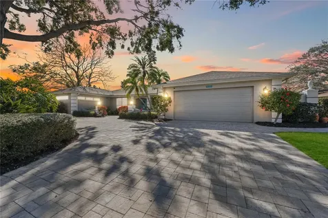 6959 Country Lakes Circle Sarasota FL 34243