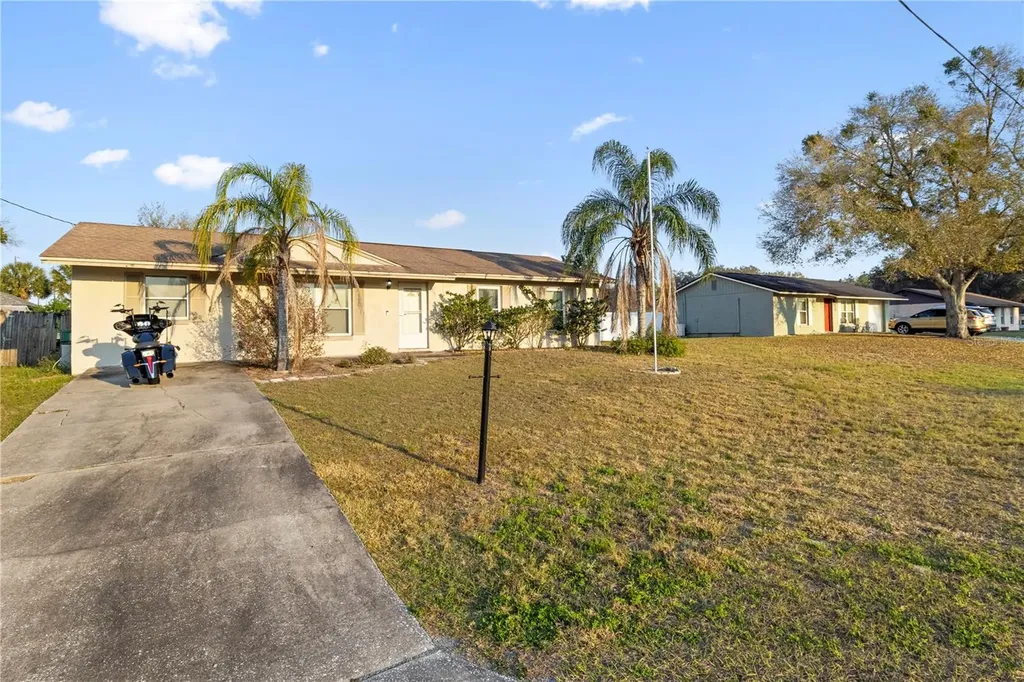1215 Padgett Circle Lady Lake FL 32159