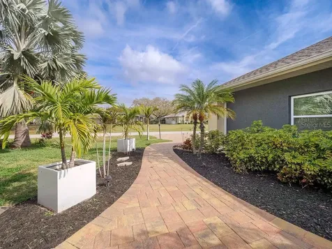 4845 Greymoss Lane Sarasota FL 34233