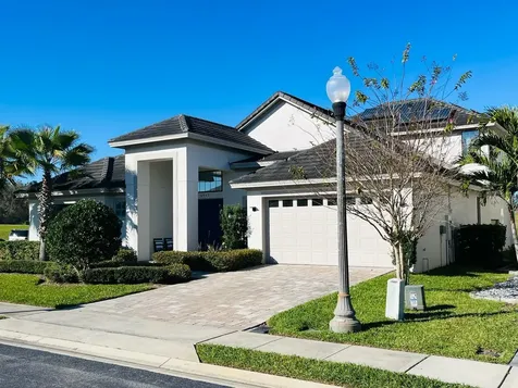 2562 Heritage Green Avenue Davenport FL 33837