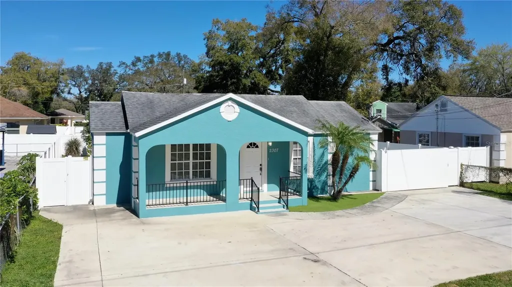2307 W Powhatan Avenue Tampa FL 33603