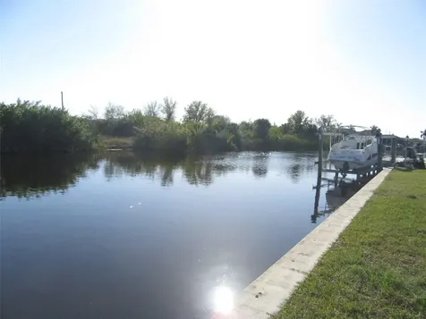 9572 Singer Circle Port Charlotte FL 33981