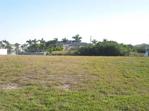 9572 Singer Circle Port Charlotte FL 33981