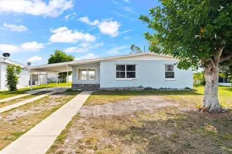 8217 Aero Avenue North Port FL 34287