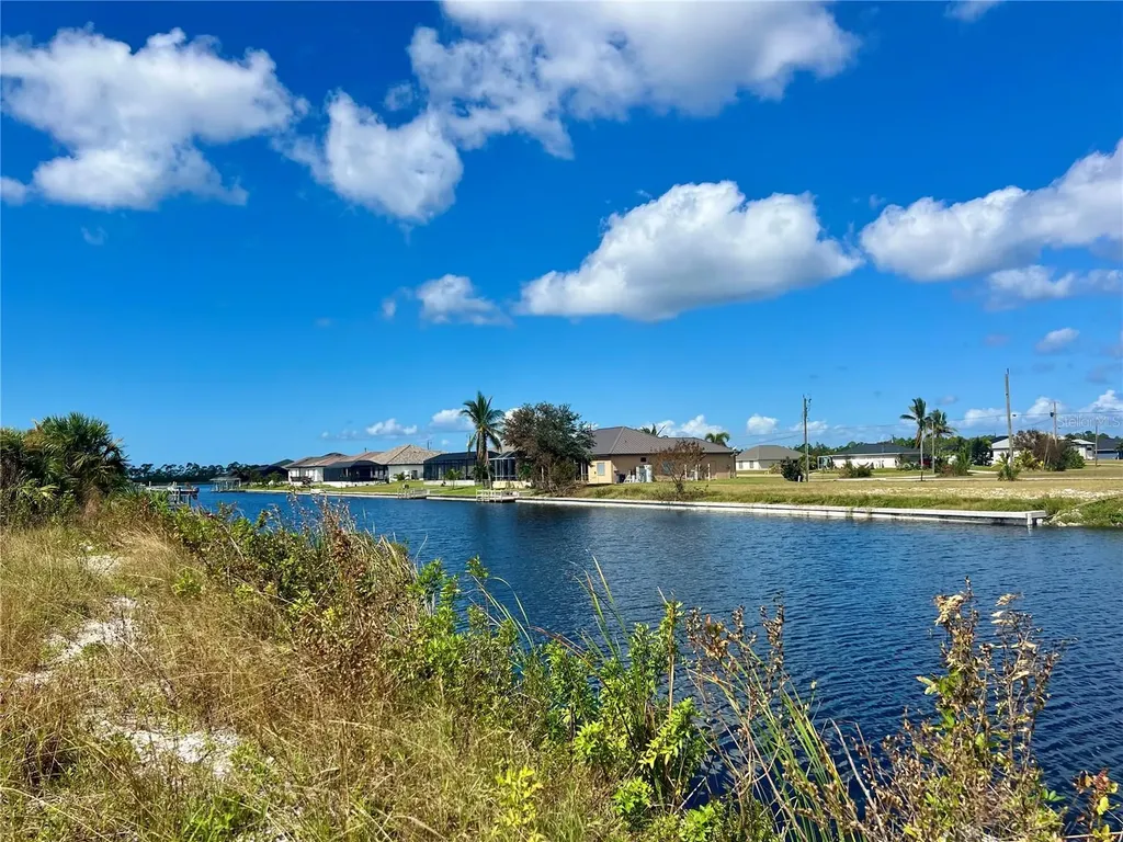 4103 NW 39th Street Cape Coral FL 33993