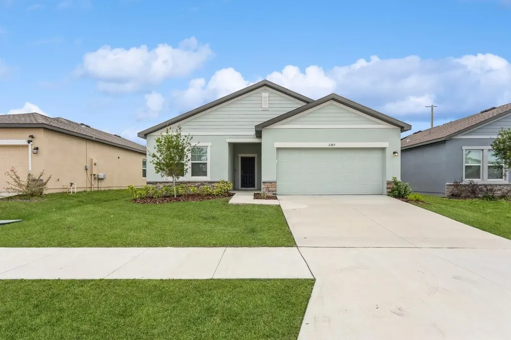 2385 Harris Hawk Avenue Ruskin FL 33570