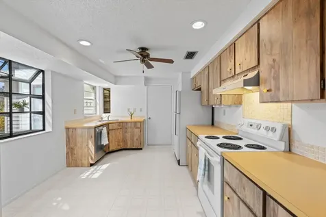 8625 San Pablo Avenue North Port FL 34287
