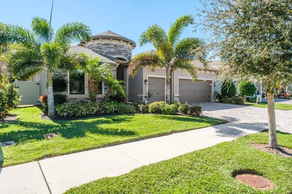 2259 Highwood Court Dunedin FL 34698