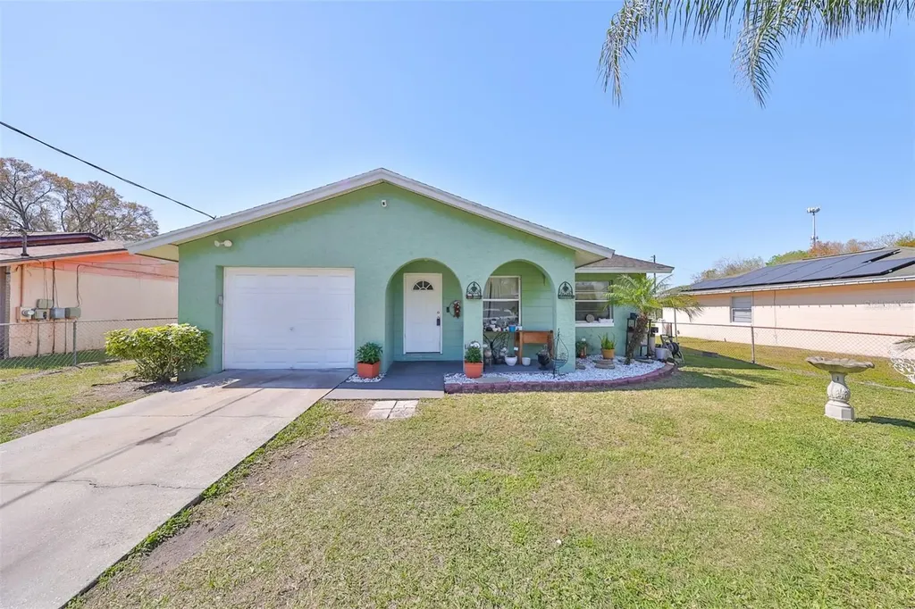 705 Douglas Street Plant City FL 33563
