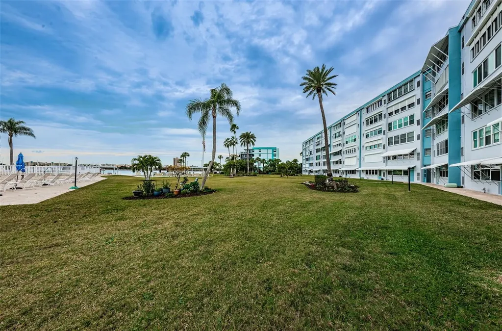1868 Shore Drive S South Pasadena FL 33707