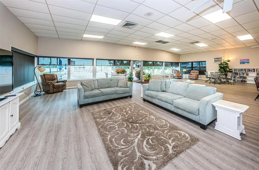 1868 Shore Drive S South Pasadena FL 33707