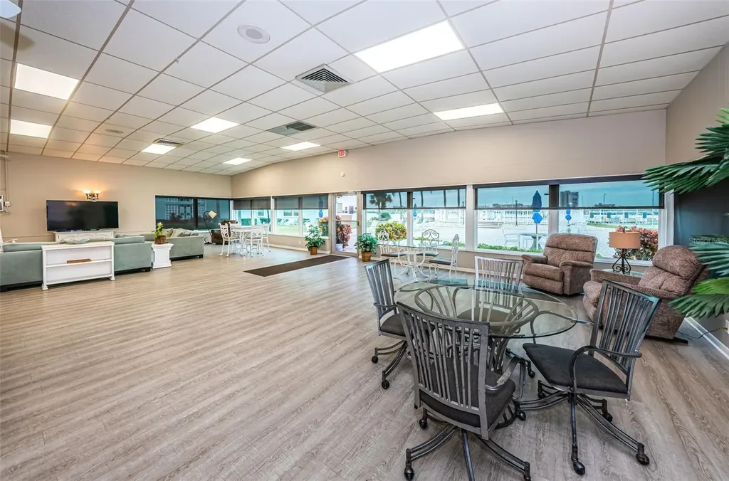 1868 Shore Drive S South Pasadena FL 33707