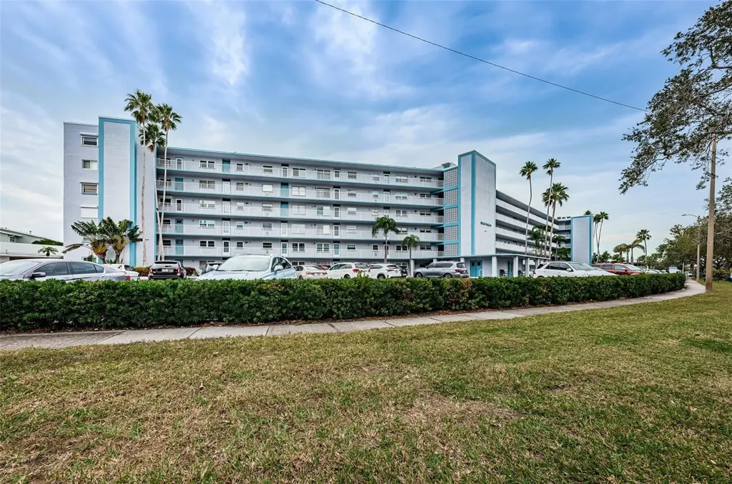 1868 Shore Drive S South Pasadena FL 33707
