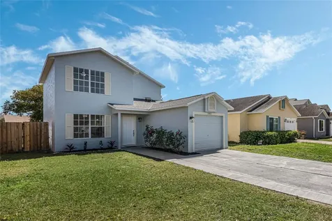 1951 Tropic Bay Court Orlando FL 32807