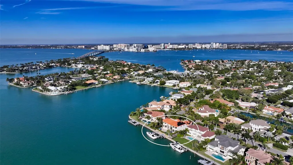 340 W Royal Flamingo Drive Sarasota FL 34236