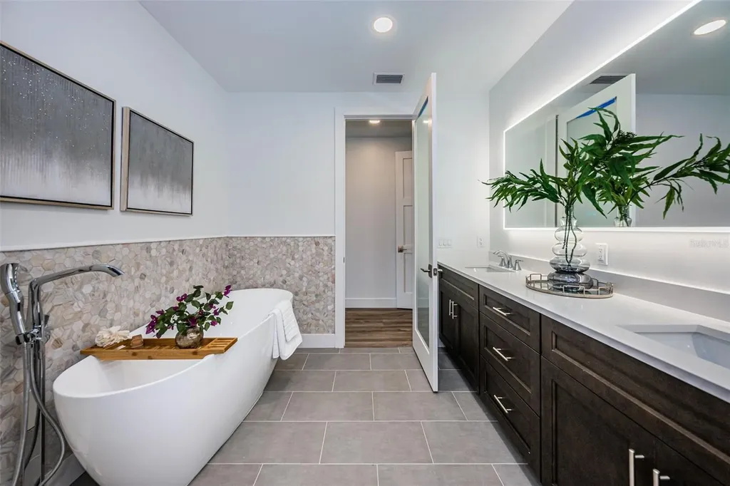 12305 3rd Street E Treasure Island FL 33706
