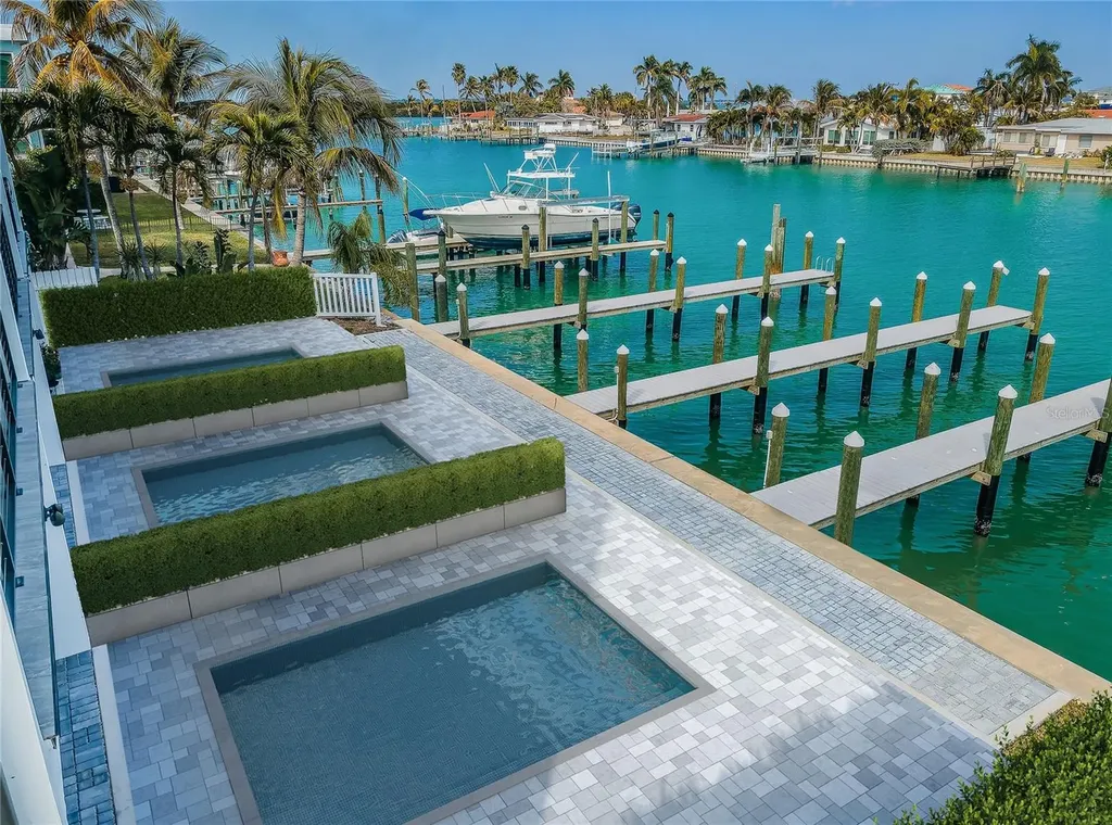 12305 3rd Street E Treasure Island FL 33706