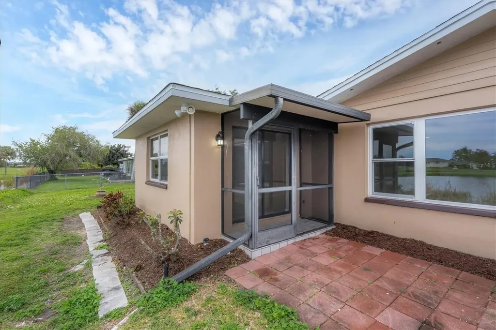 76 Caddy Road Rotonda West FL 33947