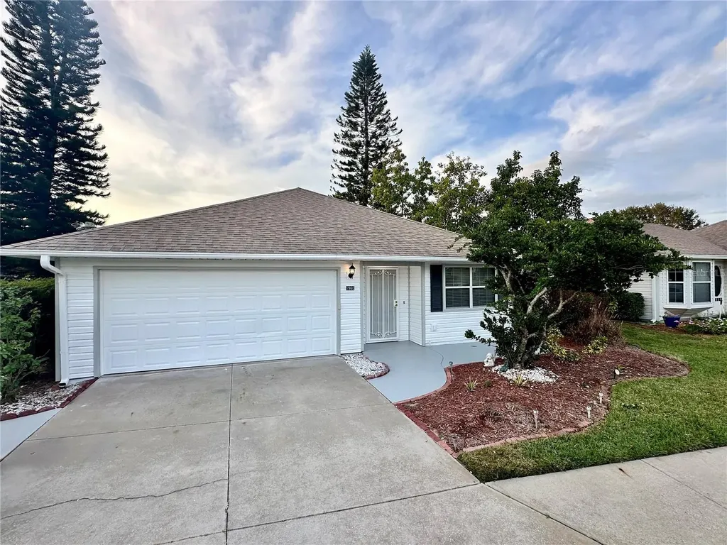 1960 Golden Palm Circle Tavares FL 32778