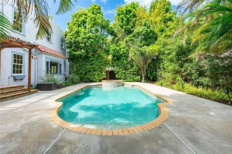 4804 W Woodmere Road Tampa FL 33609