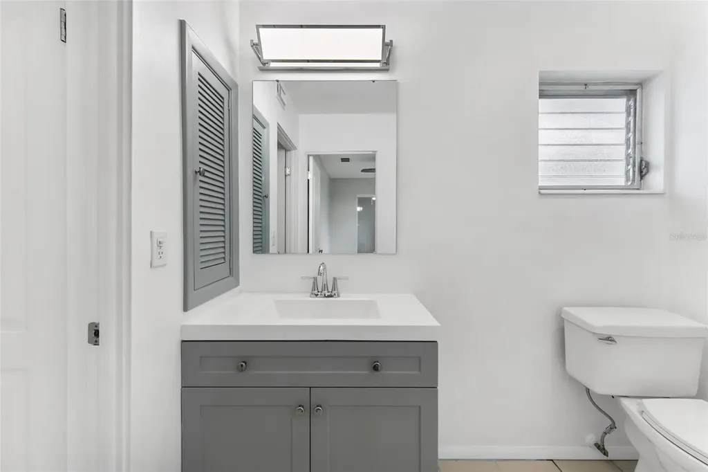 3915 Schwalbe Drive Sarasota FL 34235