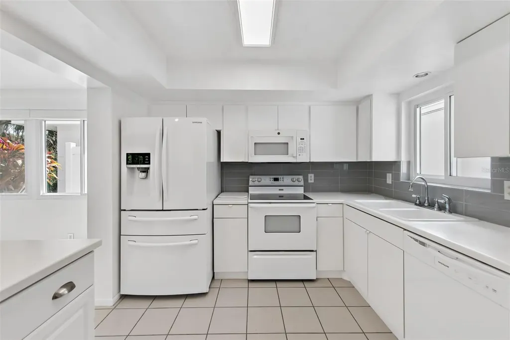 3915 Schwalbe Drive Sarasota FL 34235