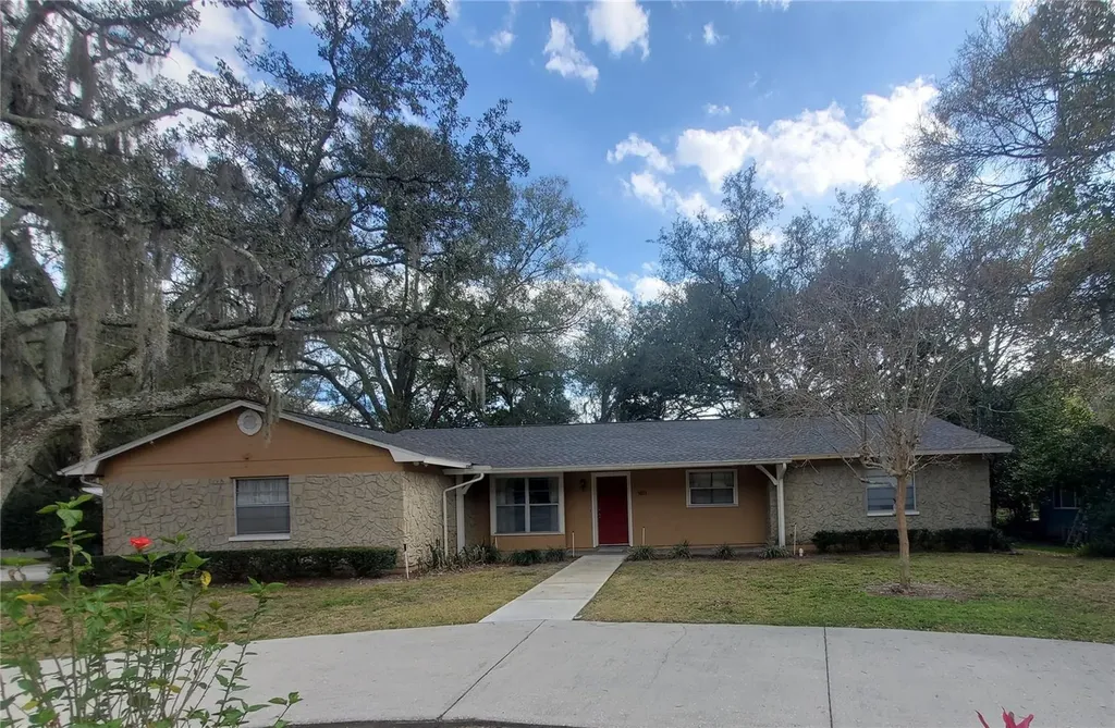 5021 E 127th Avenue Temple Terrace FL 33617