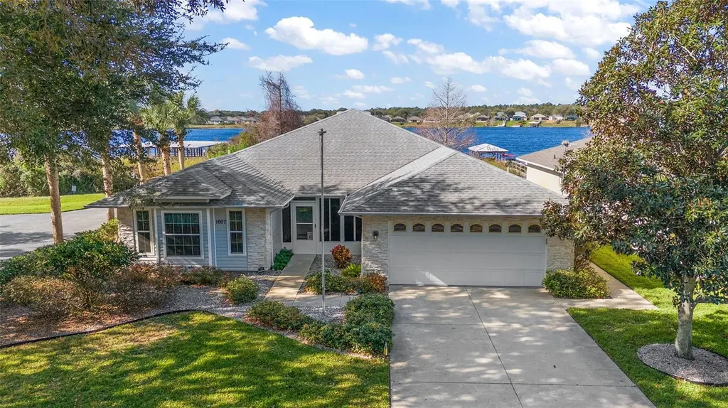 1607 Lake Villa Drive Tavares FL 32778