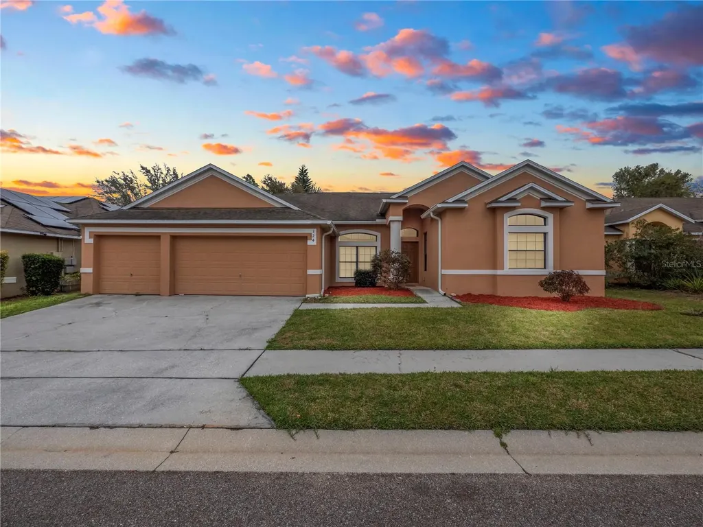 124 Waltham Court Davenport FL 33897