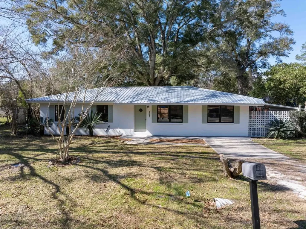 17282 NW 242nd Street High Springs FL 32643