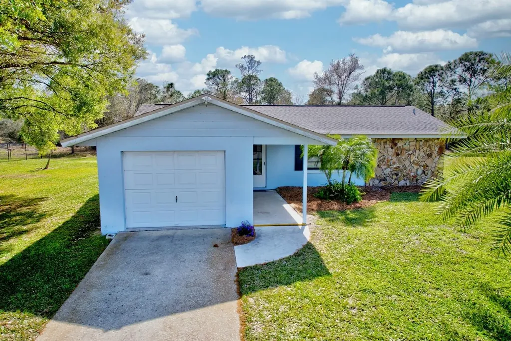 1915 Bambi Court Sebring FL 33875