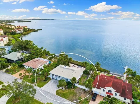 3908 Bayside Drive Bradenton FL 34210
