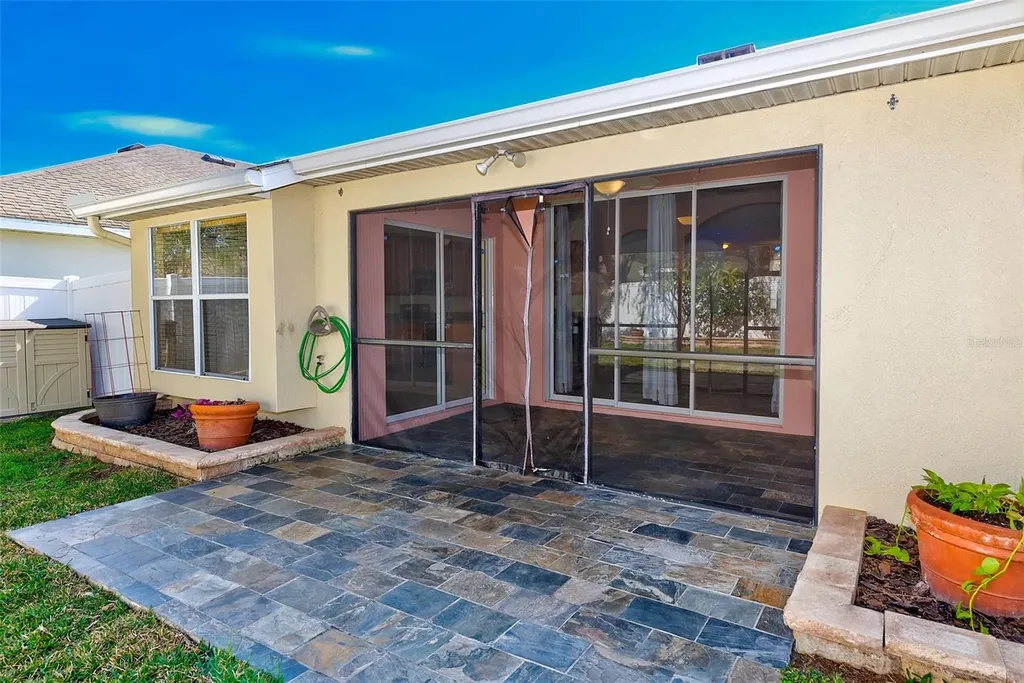 422 Down Pine Drive Seffner FL 33584