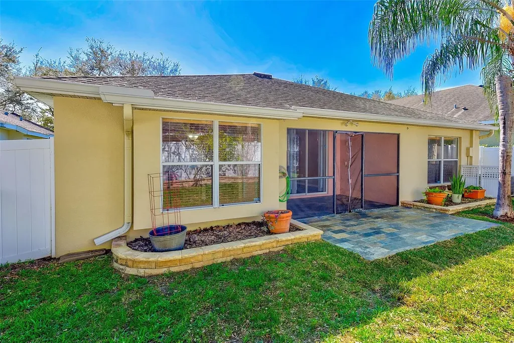 422 Down Pine Drive Seffner FL 33584