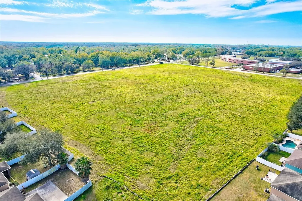 422 Down Pine Drive Seffner FL 33584