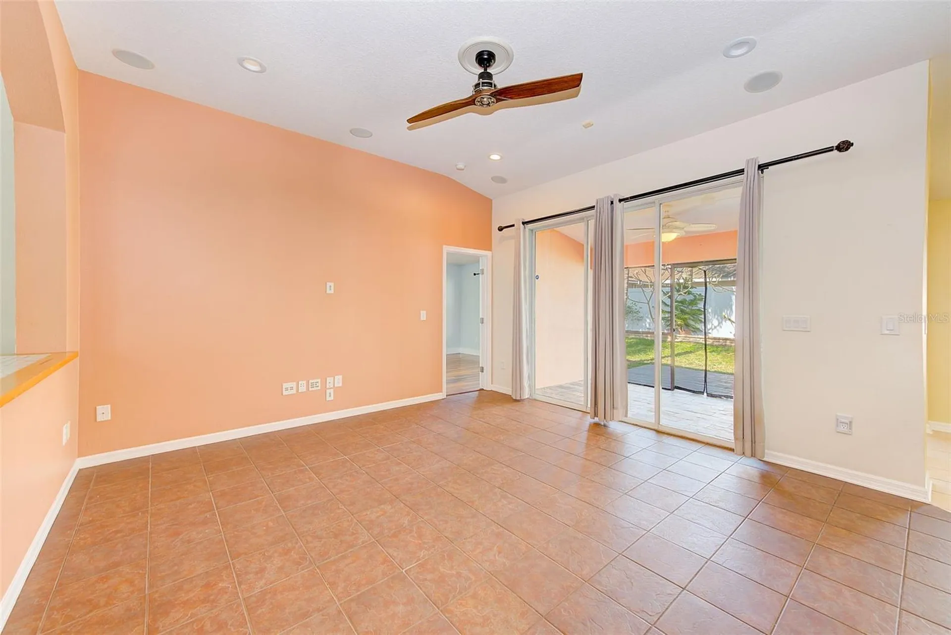 422 Down Pine Drive Seffner FL 33584