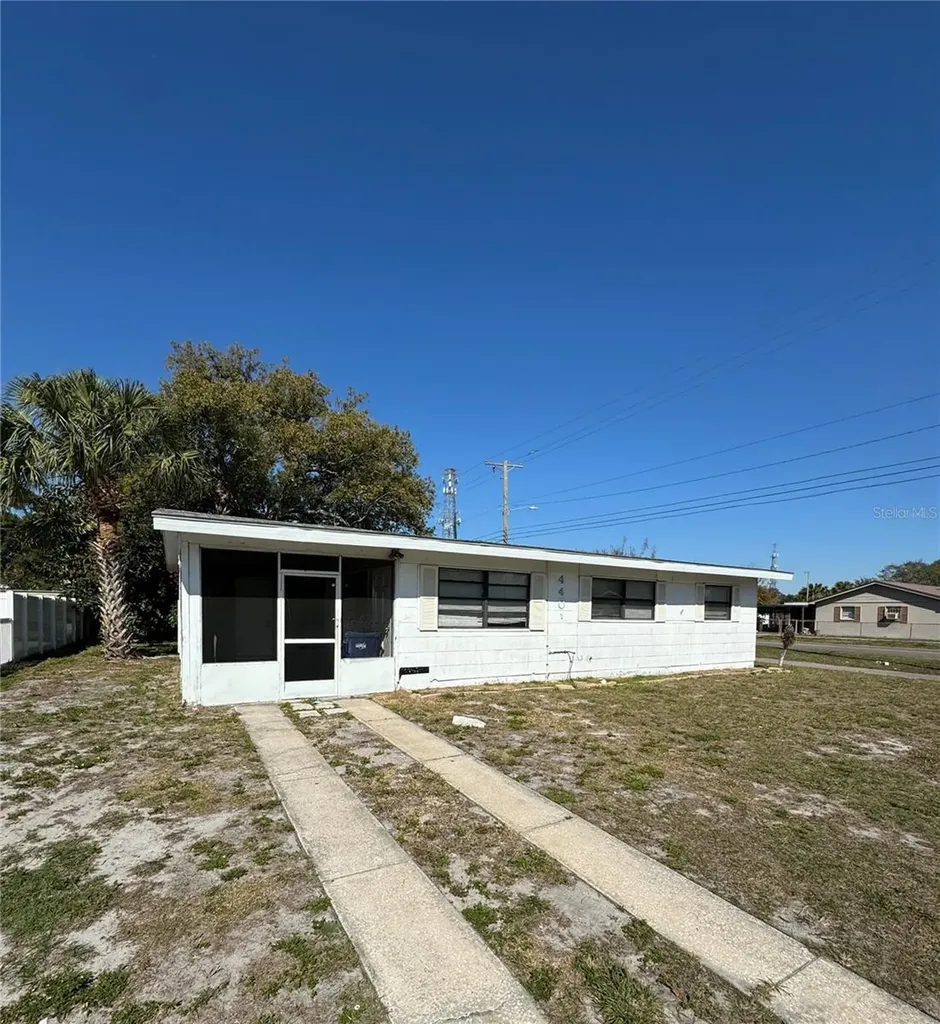 4401 W Wallace Avenue Tampa FL 33611