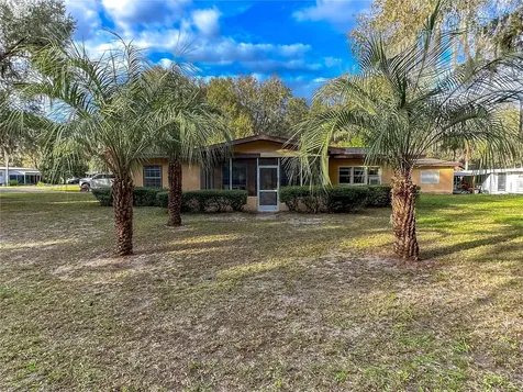 1155 Cr 482n Lake Panasoffkee FL 33538