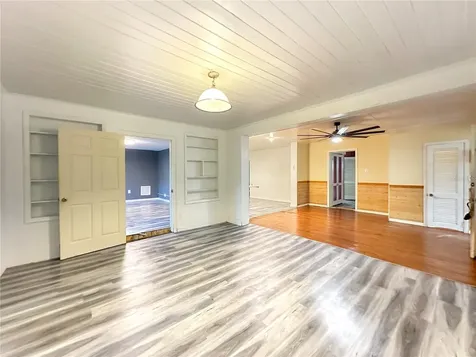 1155 Cr 482n Lake Panasoffkee FL 33538