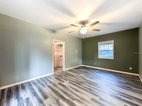 1155 Cr 482n Lake Panasoffkee FL 33538