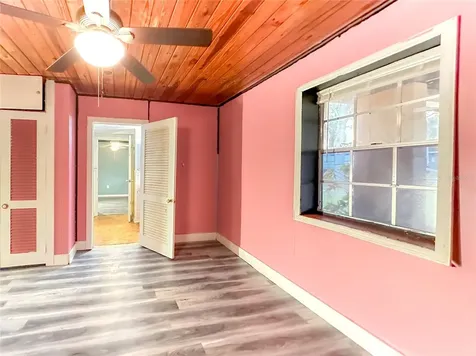 1155 Cr 482n Lake Panasoffkee FL 33538