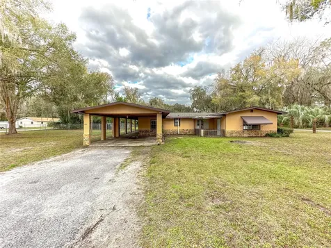 1155 Cr 482n Lake Panasoffkee FL 33538