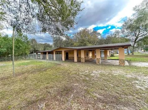 1155 Cr 482n Lake Panasoffkee FL 33538