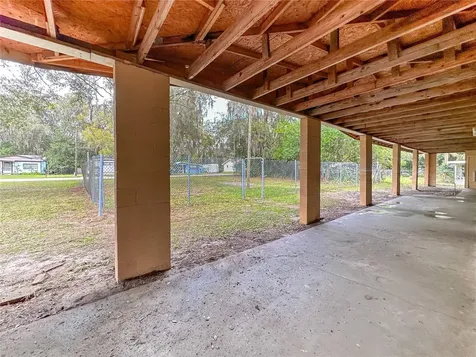 1155 Cr 482n Lake Panasoffkee FL 33538