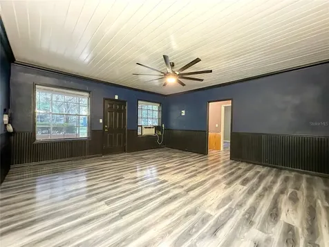 1155 Cr 482n Lake Panasoffkee FL 33538