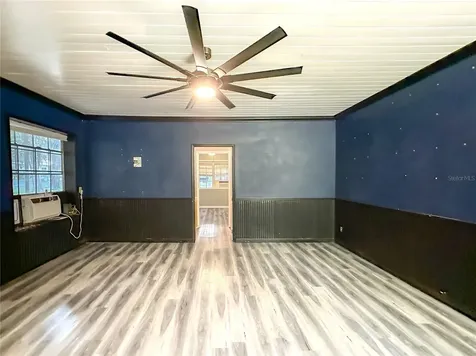 1155 Cr 482n Lake Panasoffkee FL 33538