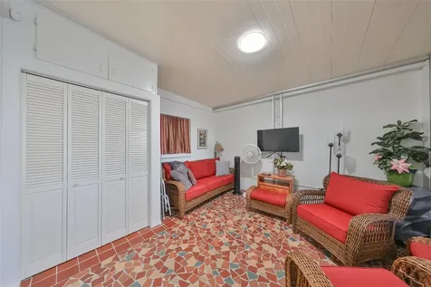250 Rosery Road NW Largo FL 33770