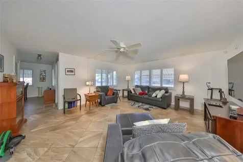 250 Rosery Road NW Largo FL 33770
