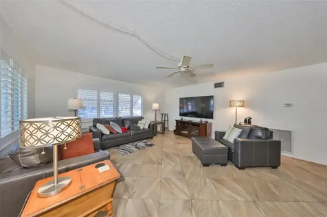 250 Rosery Road NW Largo FL 33770
